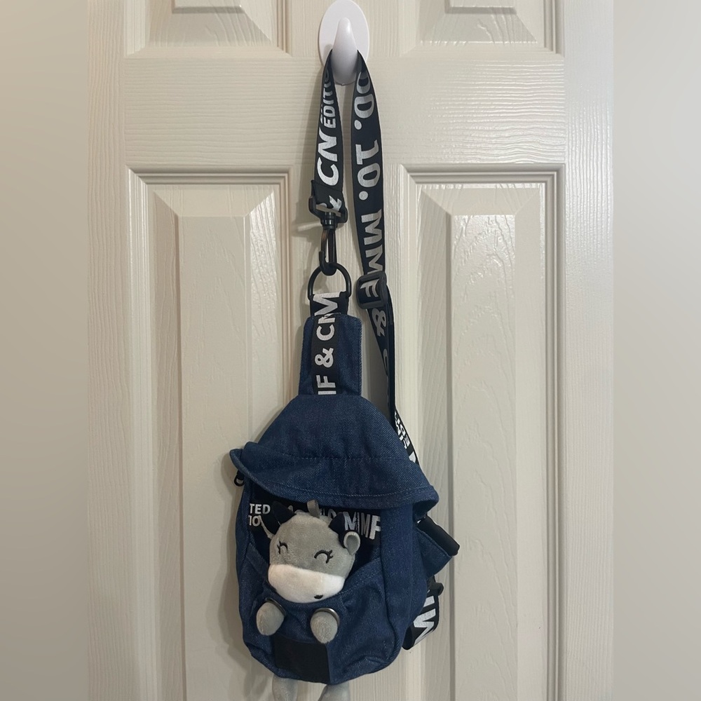 Blue shoulder bag | cow